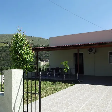 Chris Country House Holiday home